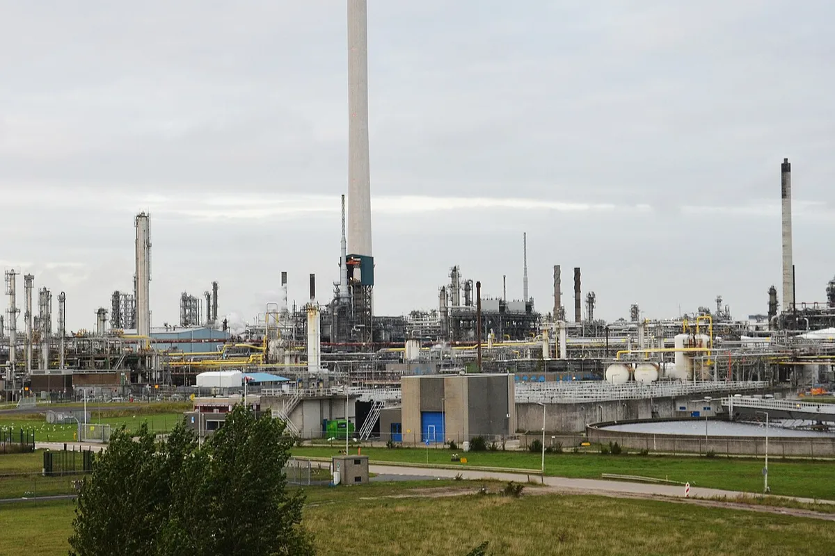 La guerra le corta el gas pero le llena la caja: Shell sube un 3% tras avisar de un trimestre récord de trading