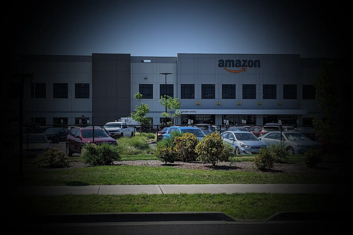 Los militares europeos frenan el plan de Bruselas para echar a Amazon, Microsoft y Google de sus servidores: no hay con qué sustituirlos
