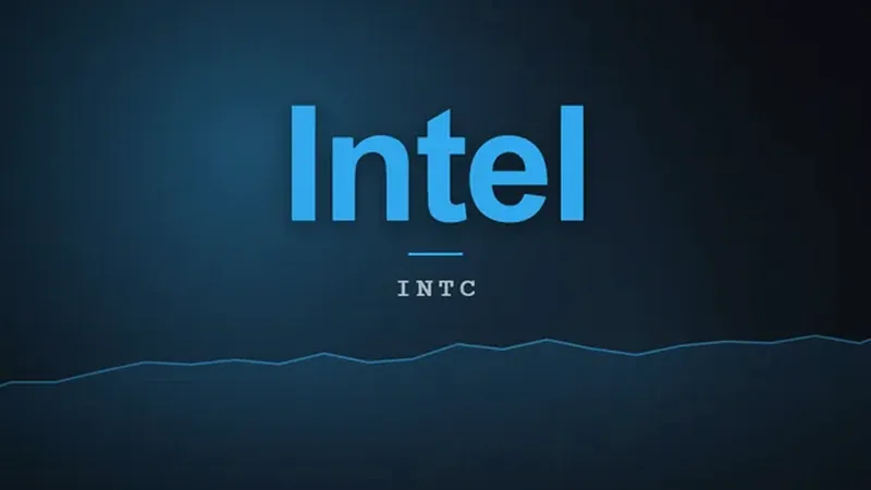Trump anuncia que Apple fabricará chips con Intel en EE. UU. y la acción de Intel se dispara a máximos históricos
